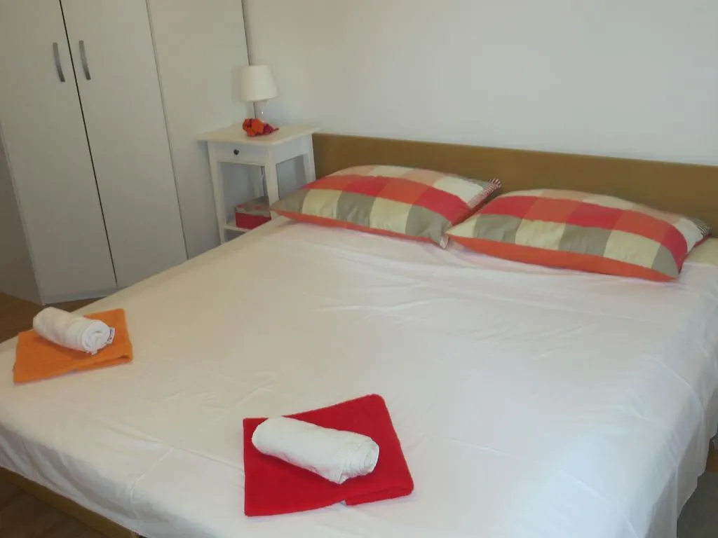 Apartmani Depikolozvane Krk Town 0*,  Croatia