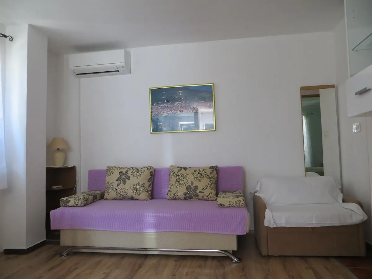 Apartment Apartmani Depikolozvane Krk Town
